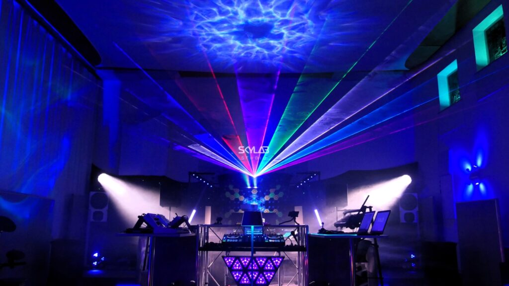 SkylabStudio in Action Blue2
