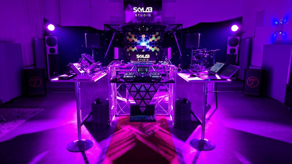 violett Skylab Studio
