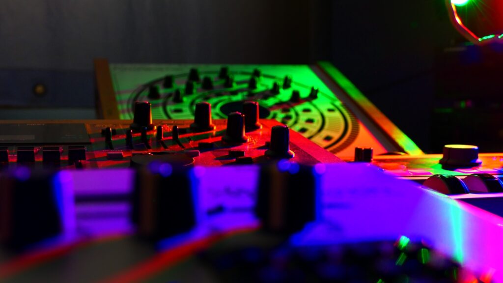Roland MC-505 and Future Retro Revolution Synthesizer