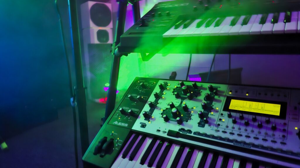 Alesis Andromeda A6 and JP-8000 green beam between